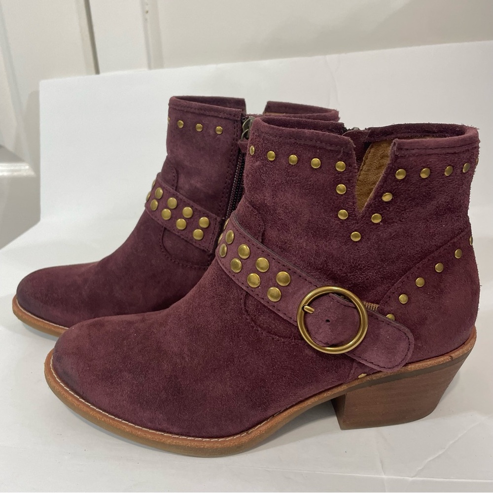 Sofft Allene II Rustic Red Suede Gold Studs Fall Western Ankle Booties Size 7.5 - Picture 4 of 11